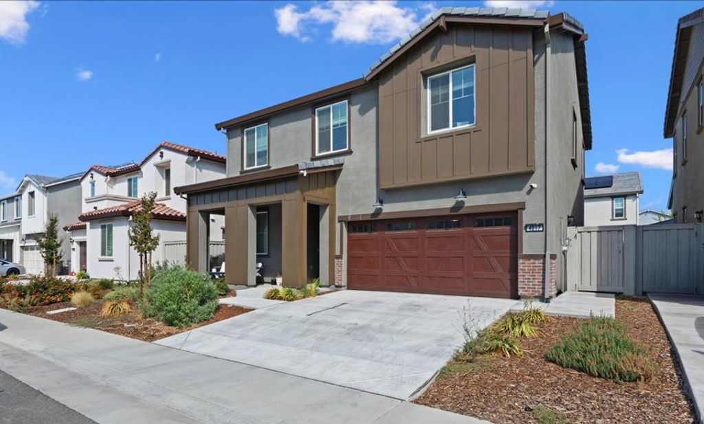 Photo of 4017 Backwater Cove Circle, Roseville, CA 95747 (MLS # 225124254)