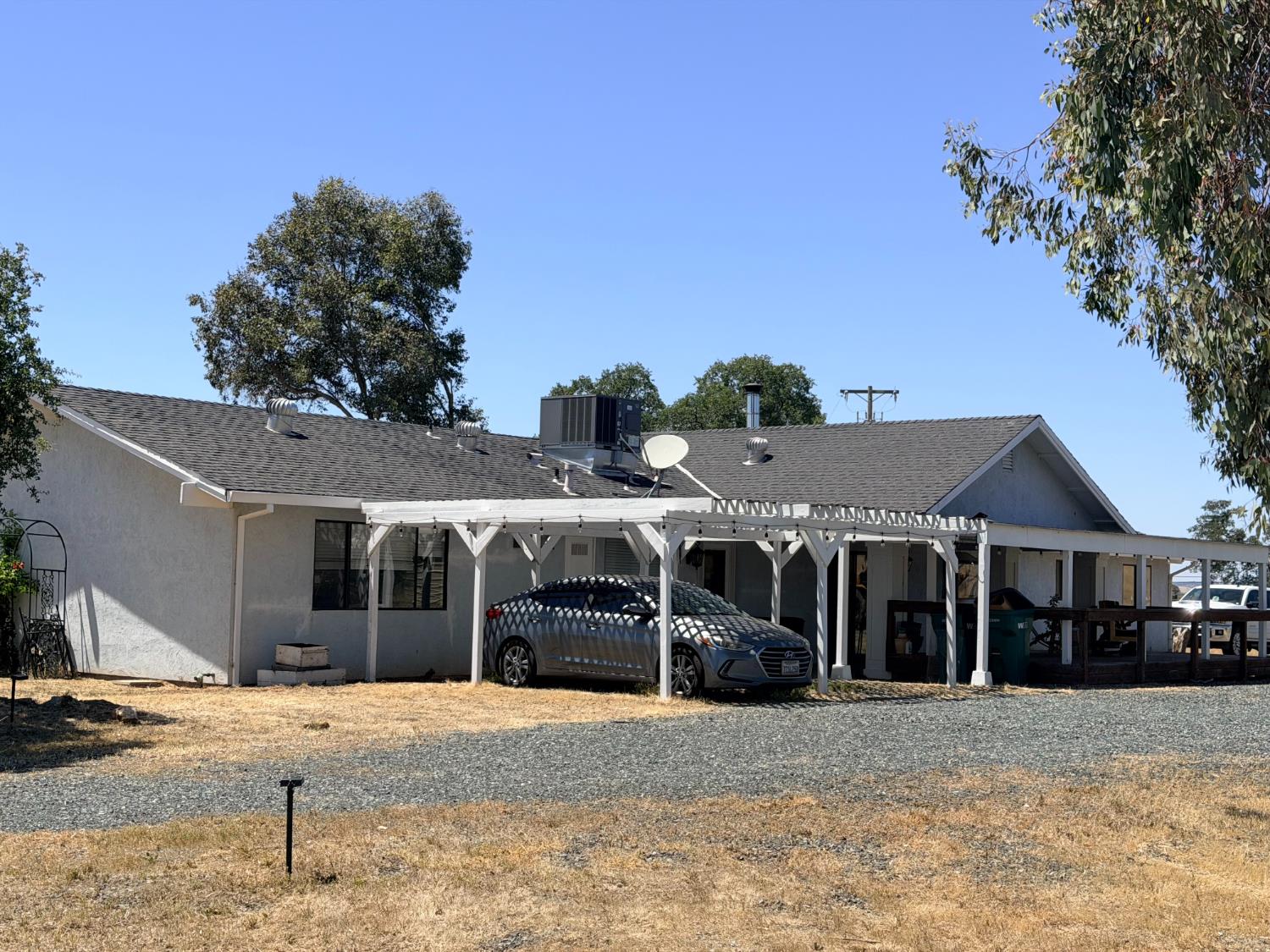 4081 La Grange