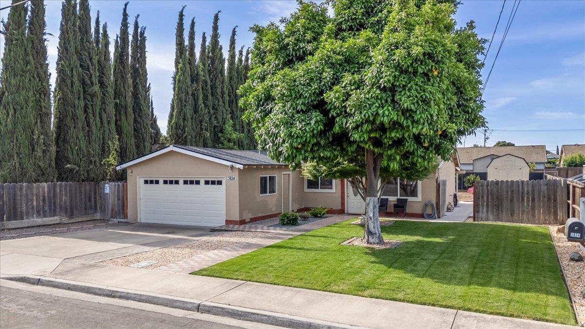 3824 Sierra Street
