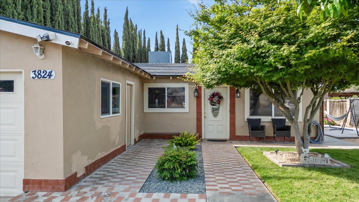 3824 Sierra Street