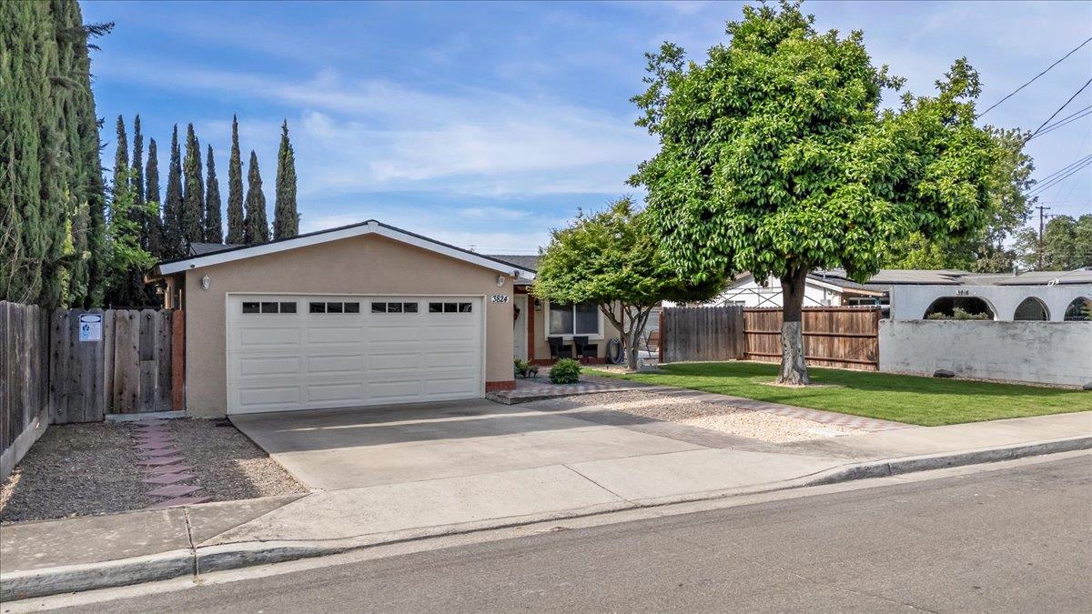 3824 Sierra Street