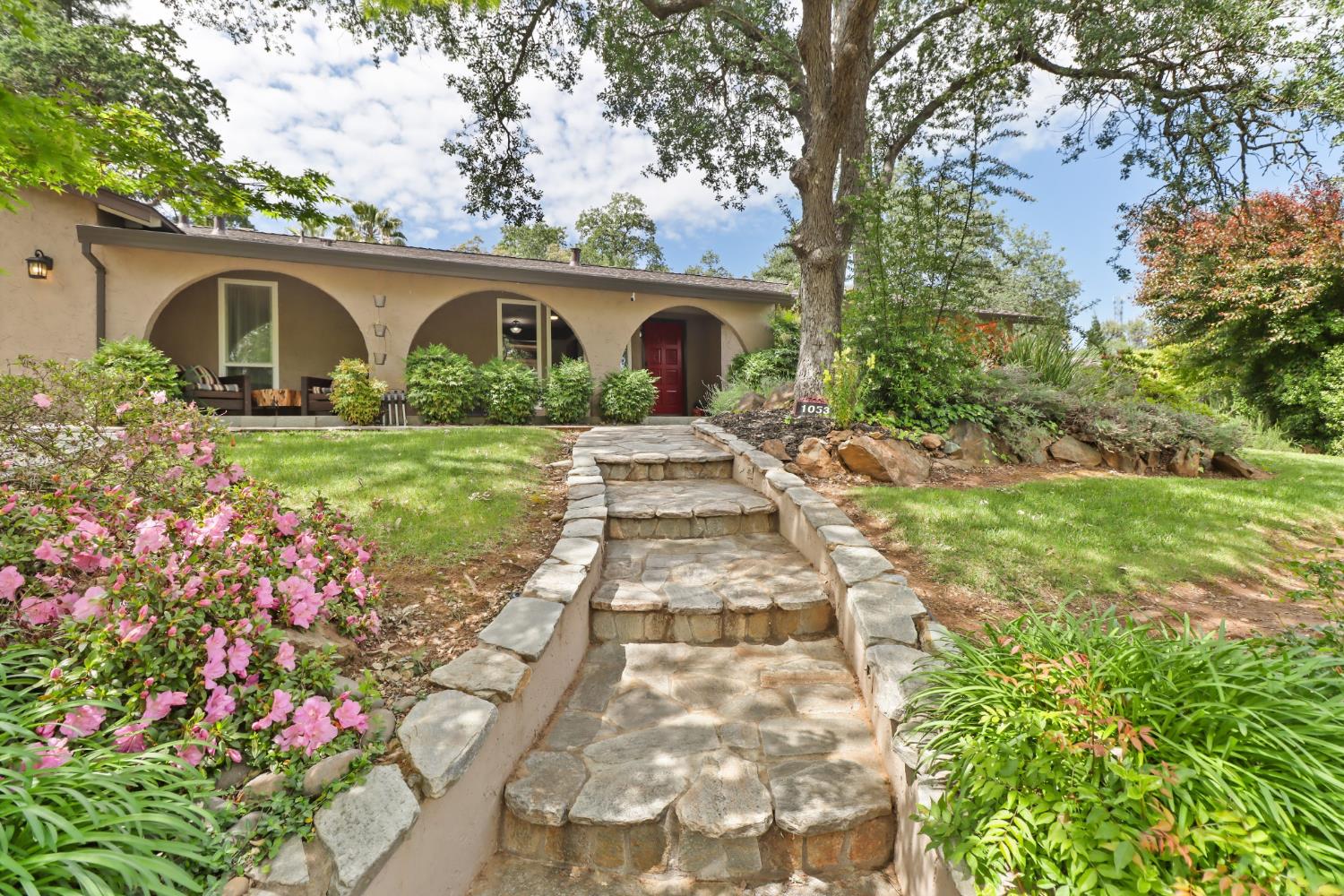 1053 Brookline Circle