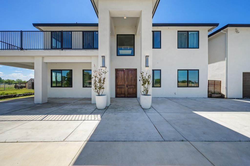 3885 Jefferson Boulevard