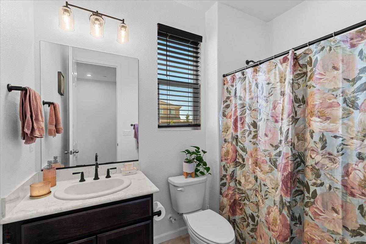 Lathrop, California 95330, United States, 3 Bedrooms Bedrooms, ,2 BathroomsBathrooms,Residential,Active,195623