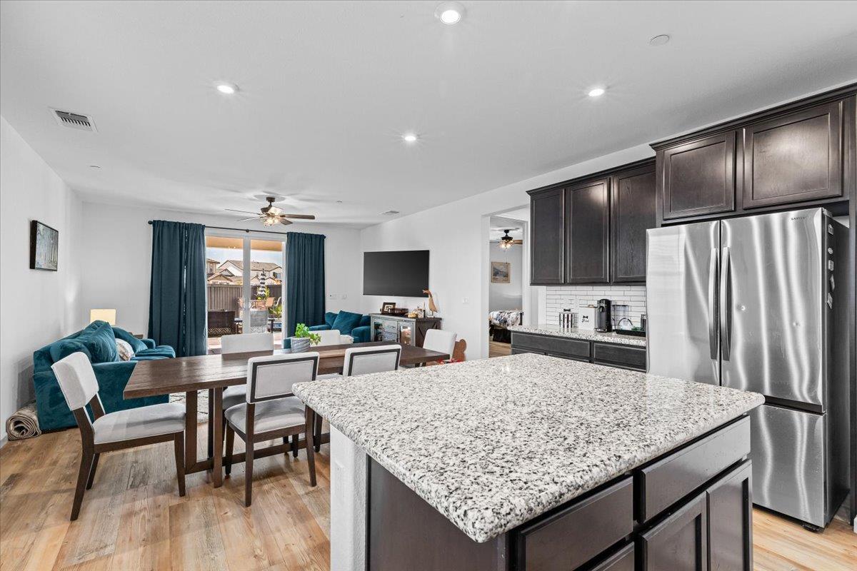 Lathrop, California 95330, United States, 3 Bedrooms Bedrooms, ,2 BathroomsBathrooms,Residential,Active,195623