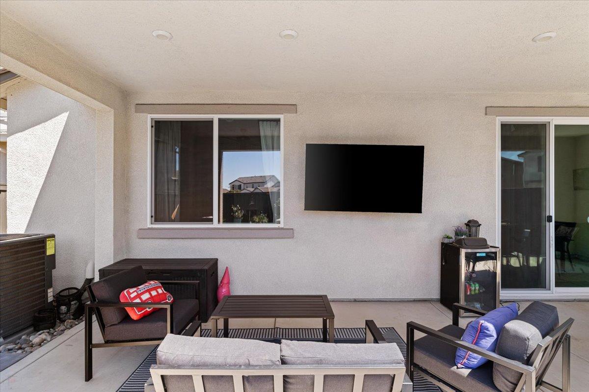 Lathrop, California 95330, United States, 3 Bedrooms Bedrooms, ,2 BathroomsBathrooms,Residential,Active,195623