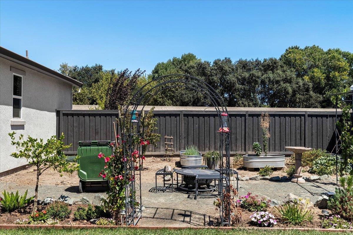 Lathrop, California 95330, United States, 3 Bedrooms Bedrooms, ,2 BathroomsBathrooms,Residential,Active,195623