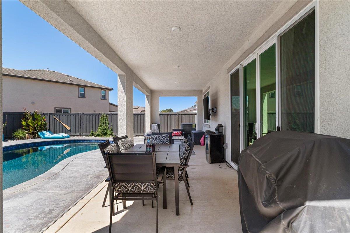 Lathrop, California 95330, United States, 3 Bedrooms Bedrooms, ,2 BathroomsBathrooms,Residential,Active,195623