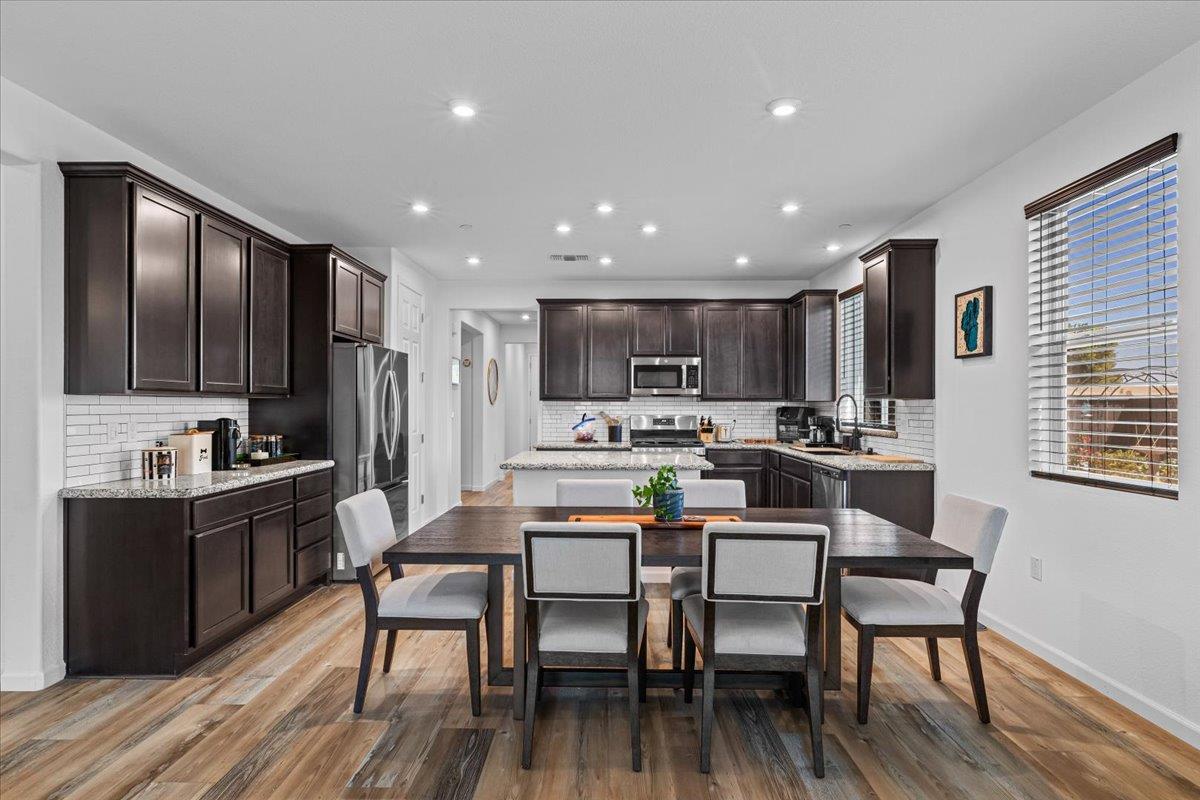 Lathrop, California 95330, United States, 3 Bedrooms Bedrooms, ,2 BathroomsBathrooms,Residential,Active,195623