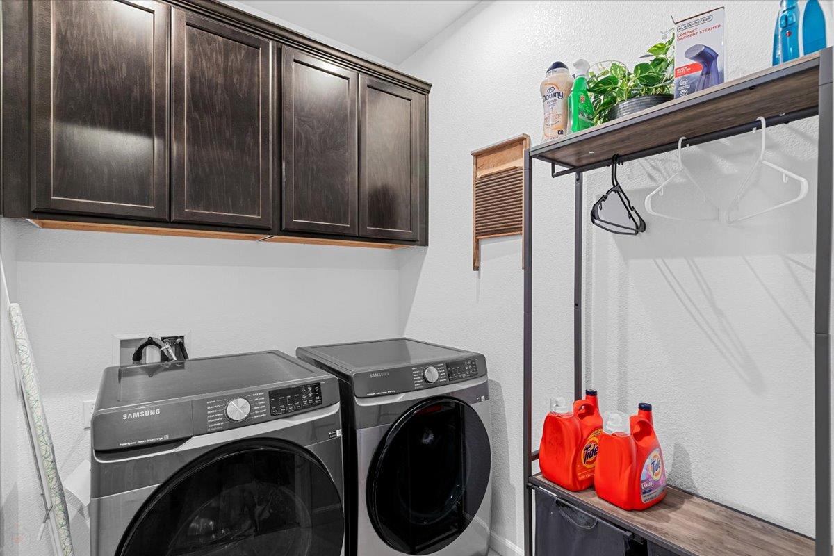 Lathrop, California 95330, United States, 3 Bedrooms Bedrooms, ,2 BathroomsBathrooms,Residential,Active,195623