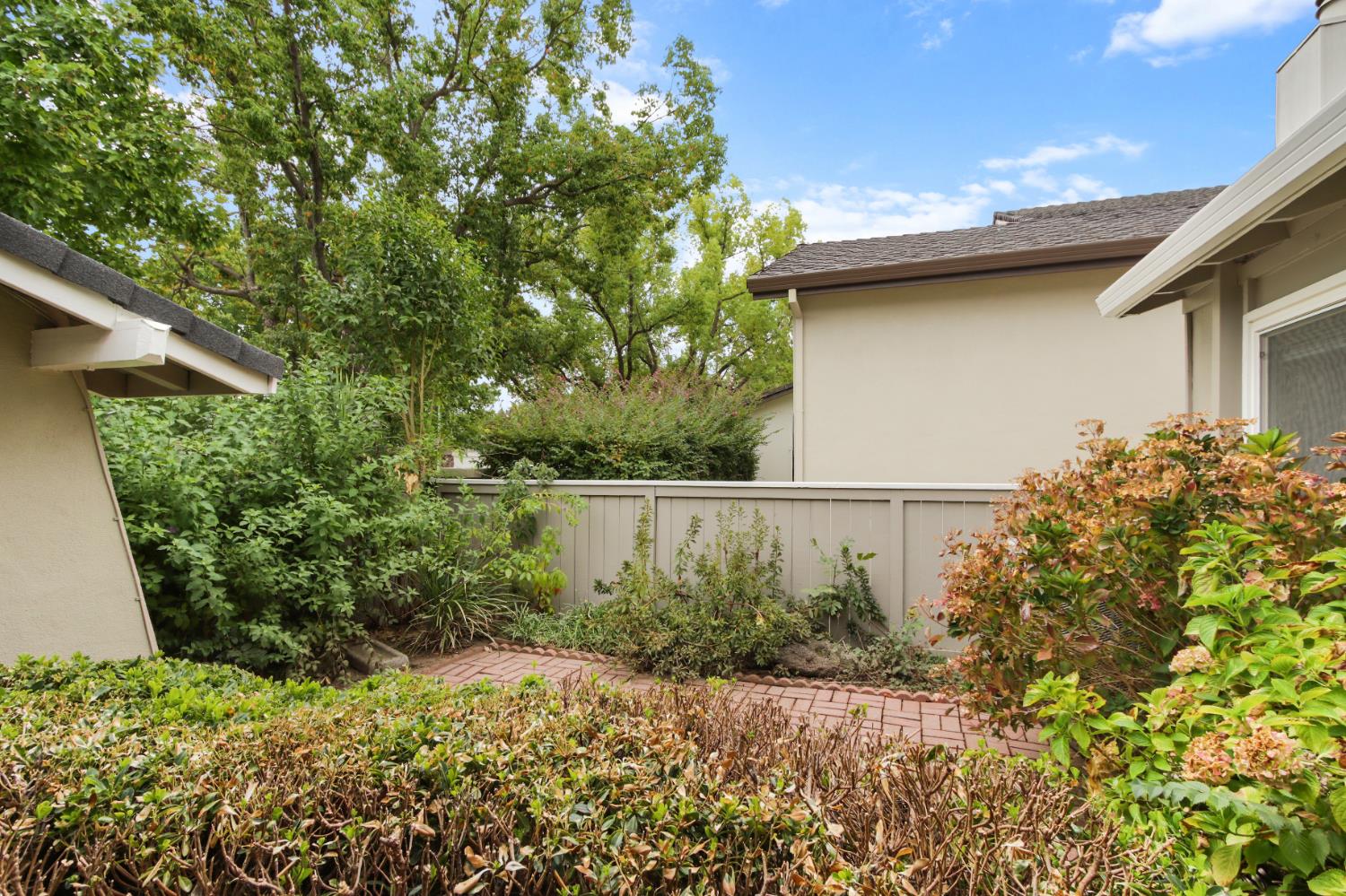 5820 Kahara Court