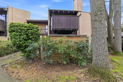 2229 Woodside Lane #4 Sacramento CA 95825