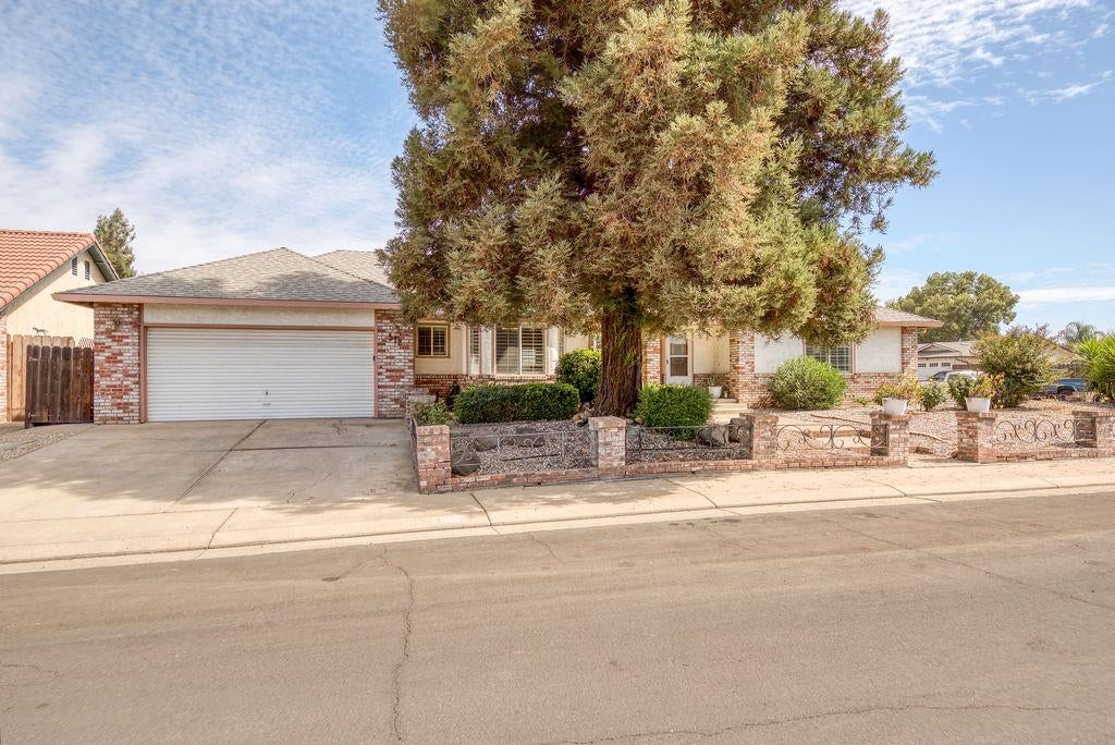 512 Thompson Way