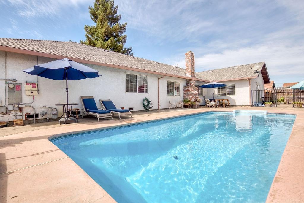512 Thompson Way
