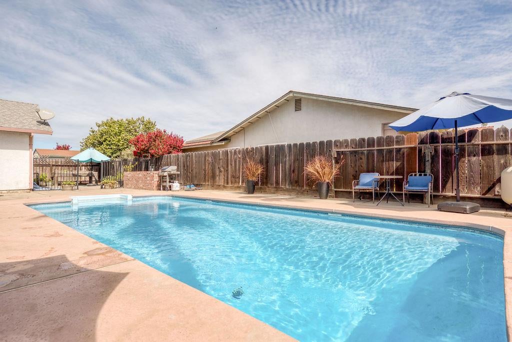 512 Thompson Way