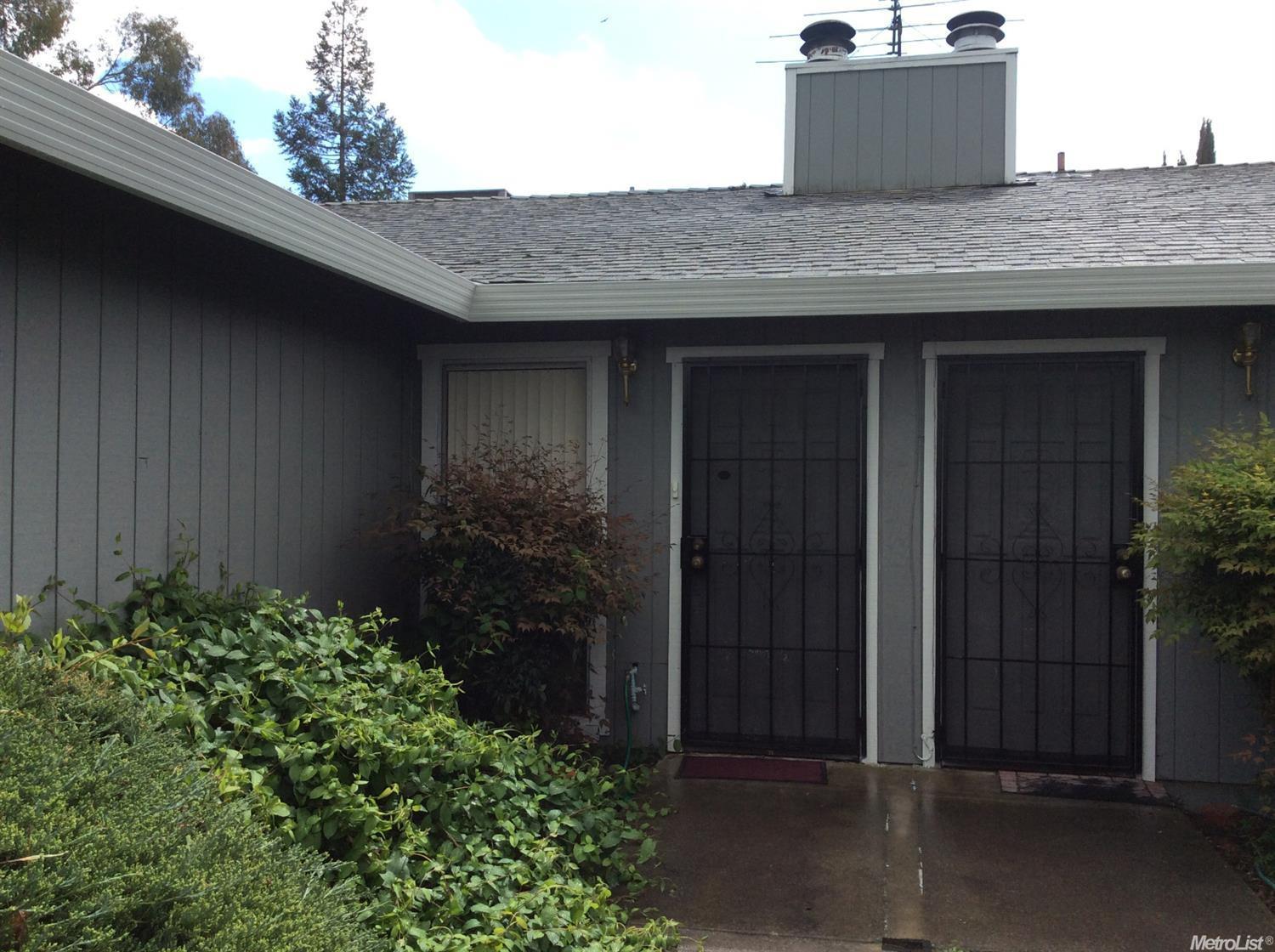 8964 Laguna Vista Court