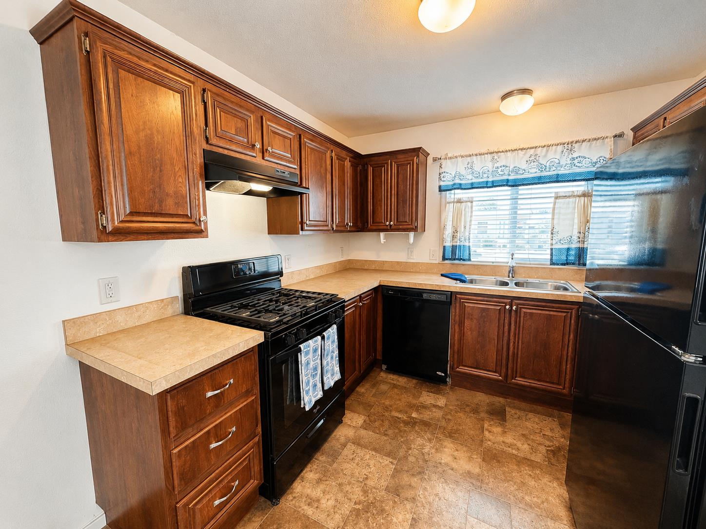 127 Royalwood Ln