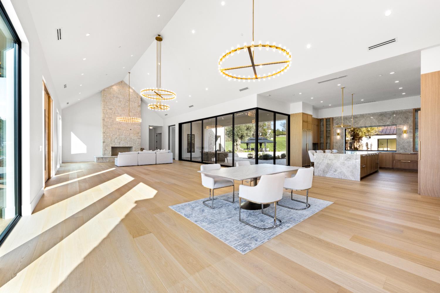 2735 Rattlesnake Road