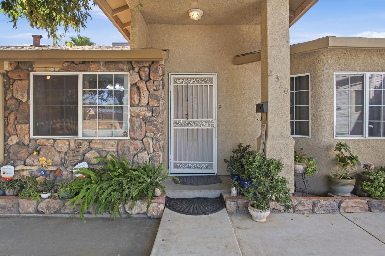 2320 Encina Avenue - Photo 4