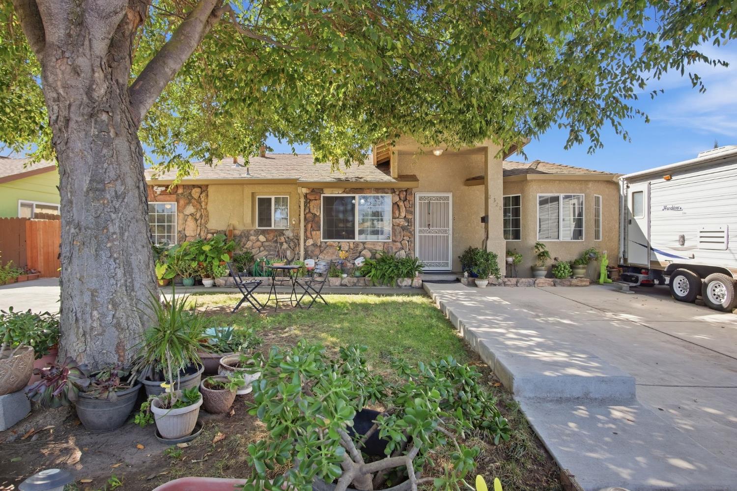 2320 Encina Avenue - Photo 2
