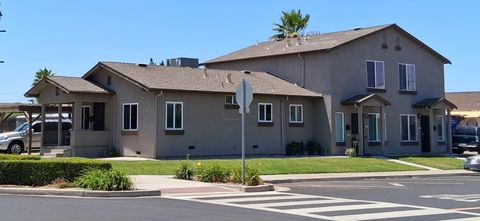 6529 3rd Street Riverbank CA 95367