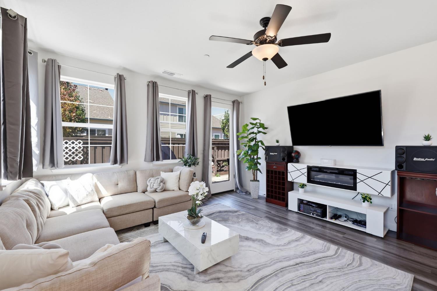 9019 Summit Lane