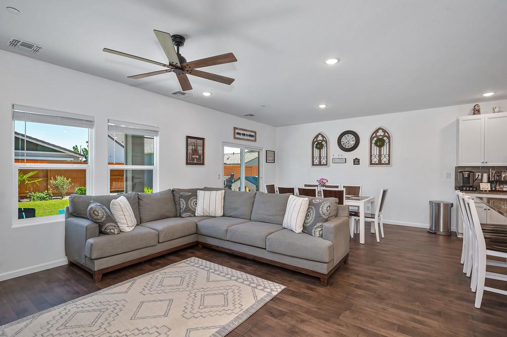 1128 Cedar Drive