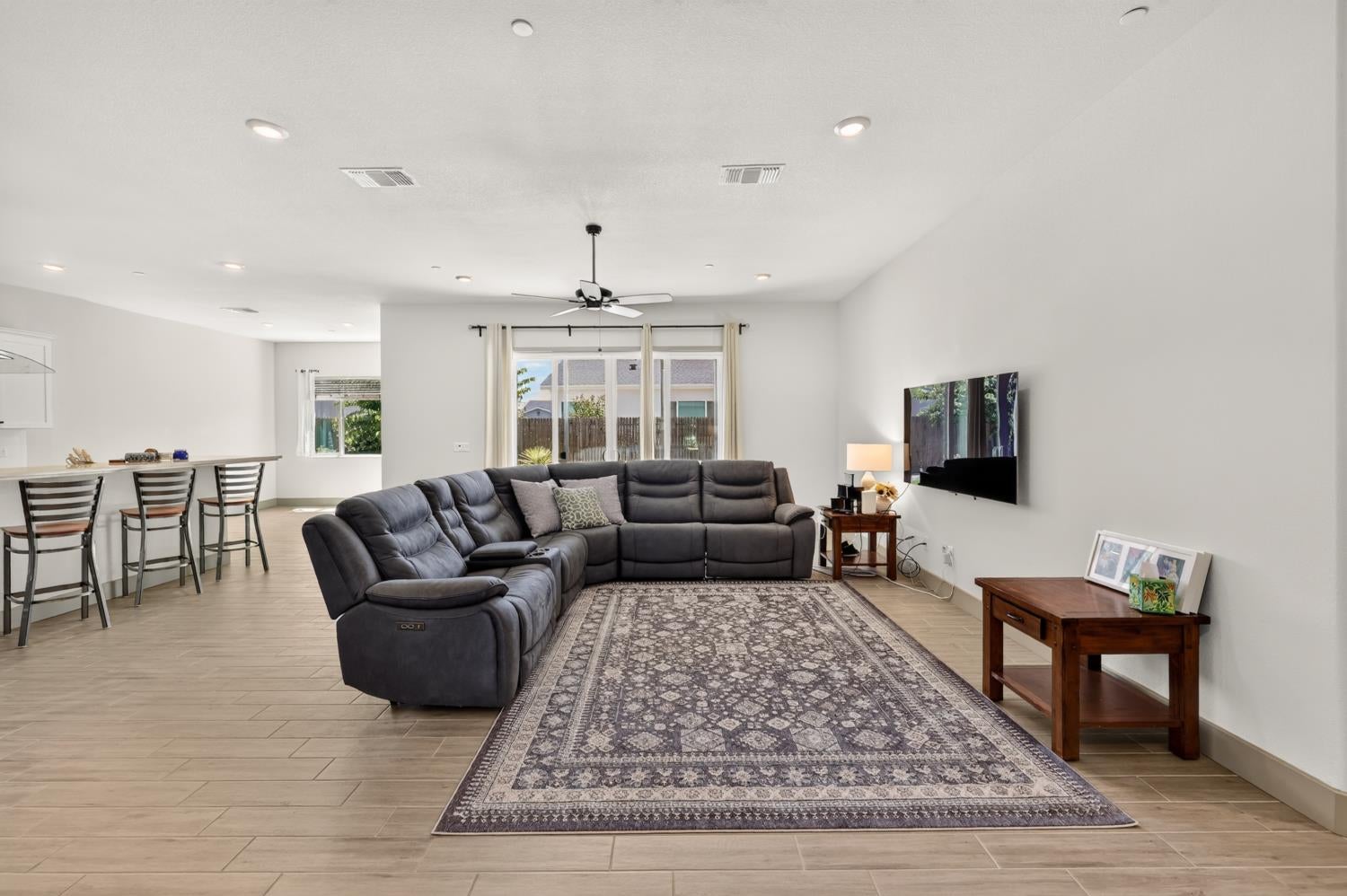 2462 Valverde Drive
