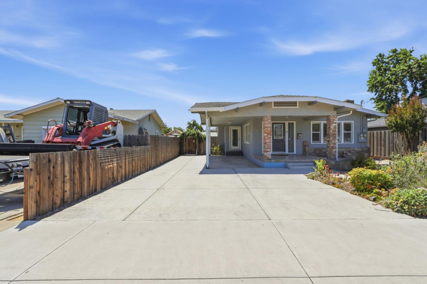 1105 W G Street 1107
