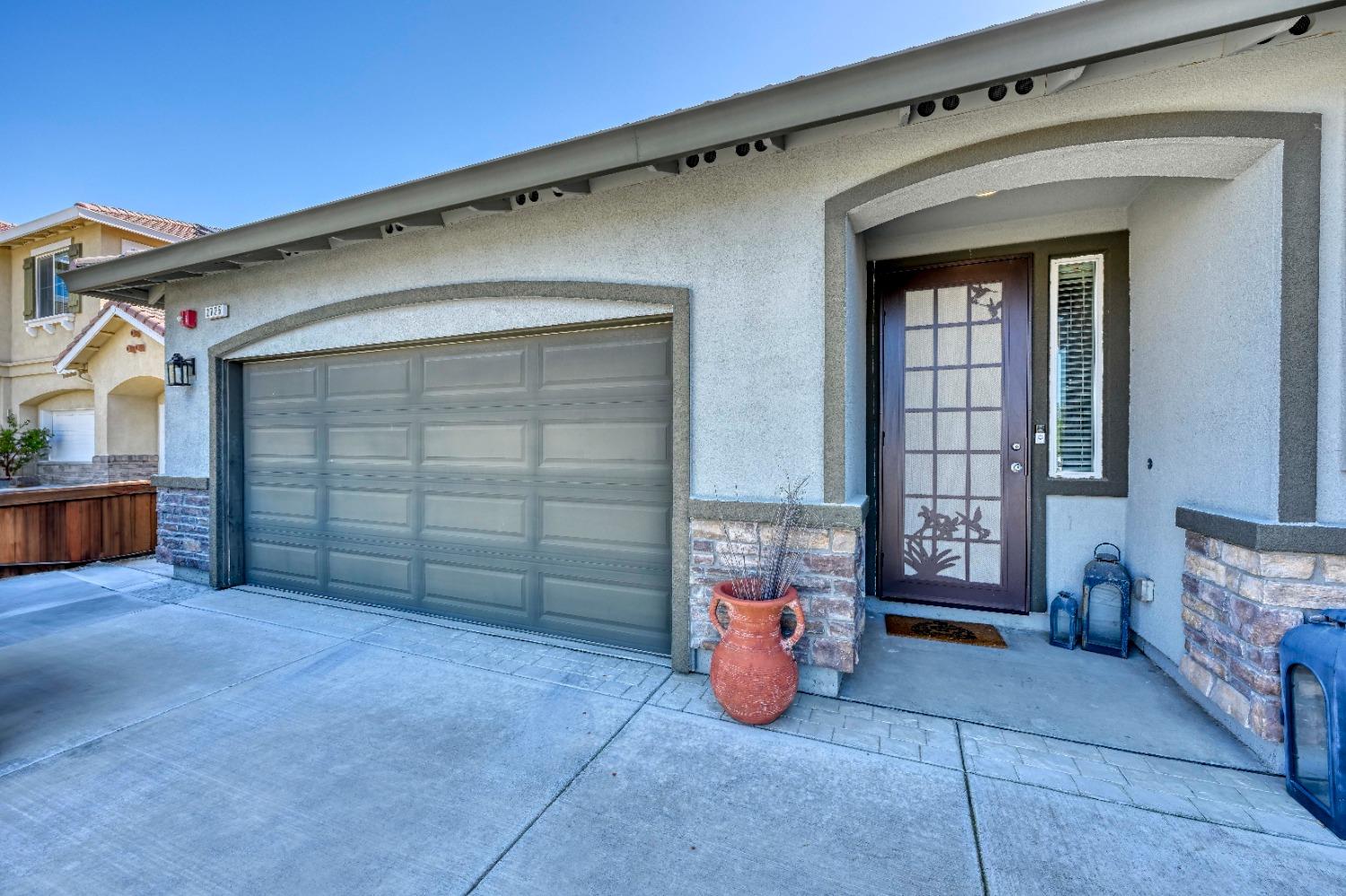2725 Shell Street