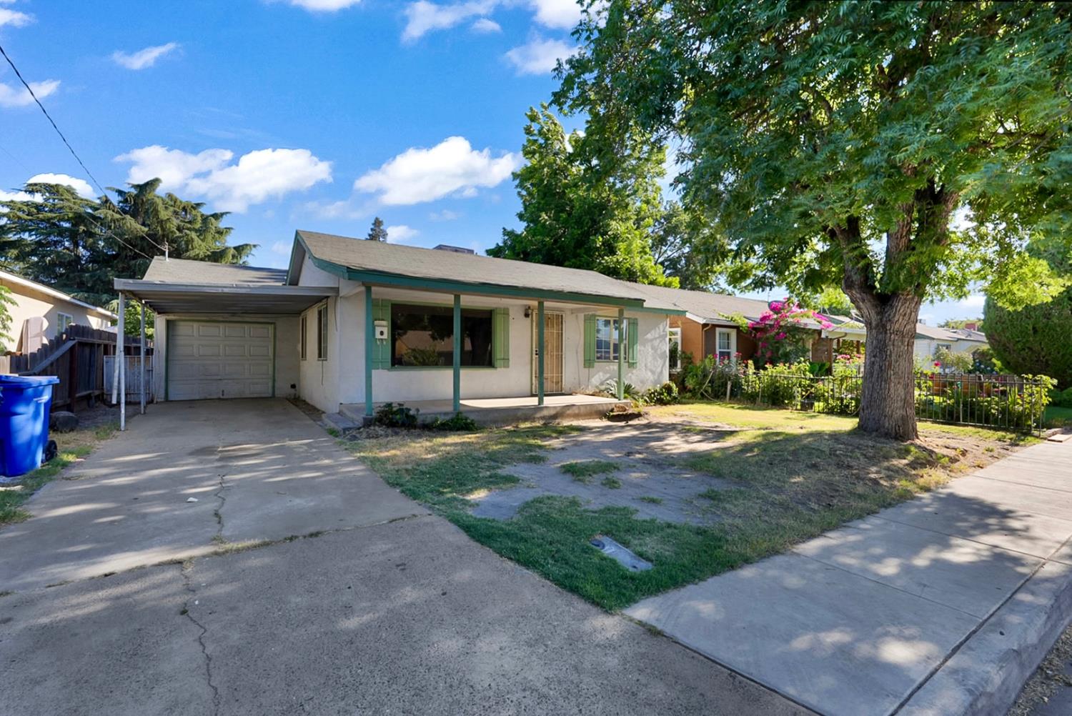880 Julian Street - Photo 2
