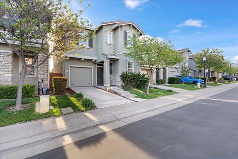 2474 Huckleberry Circle West Sacramento CA 95691