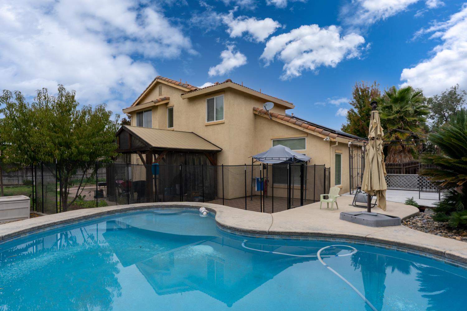 Chowchilla, California 93610, United States, 5 Bedrooms Bedrooms, ,3 BathroomsBathrooms,Residential,Active,235416