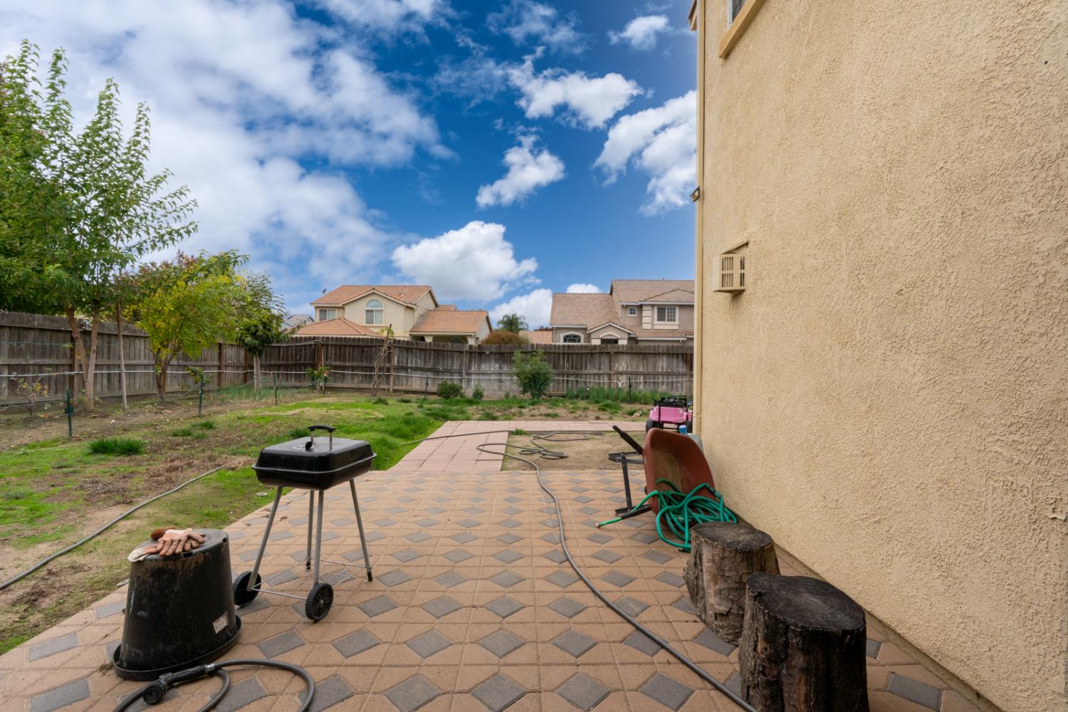 Chowchilla, California 93610, United States, 5 Bedrooms Bedrooms, ,3 BathroomsBathrooms,Residential,Active,235416