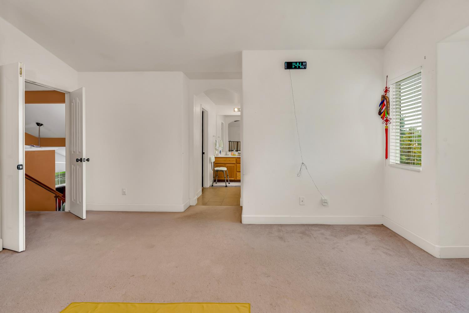 Chowchilla, California 93610, United States, 5 Bedrooms Bedrooms, ,3 BathroomsBathrooms,Residential,Active,235416