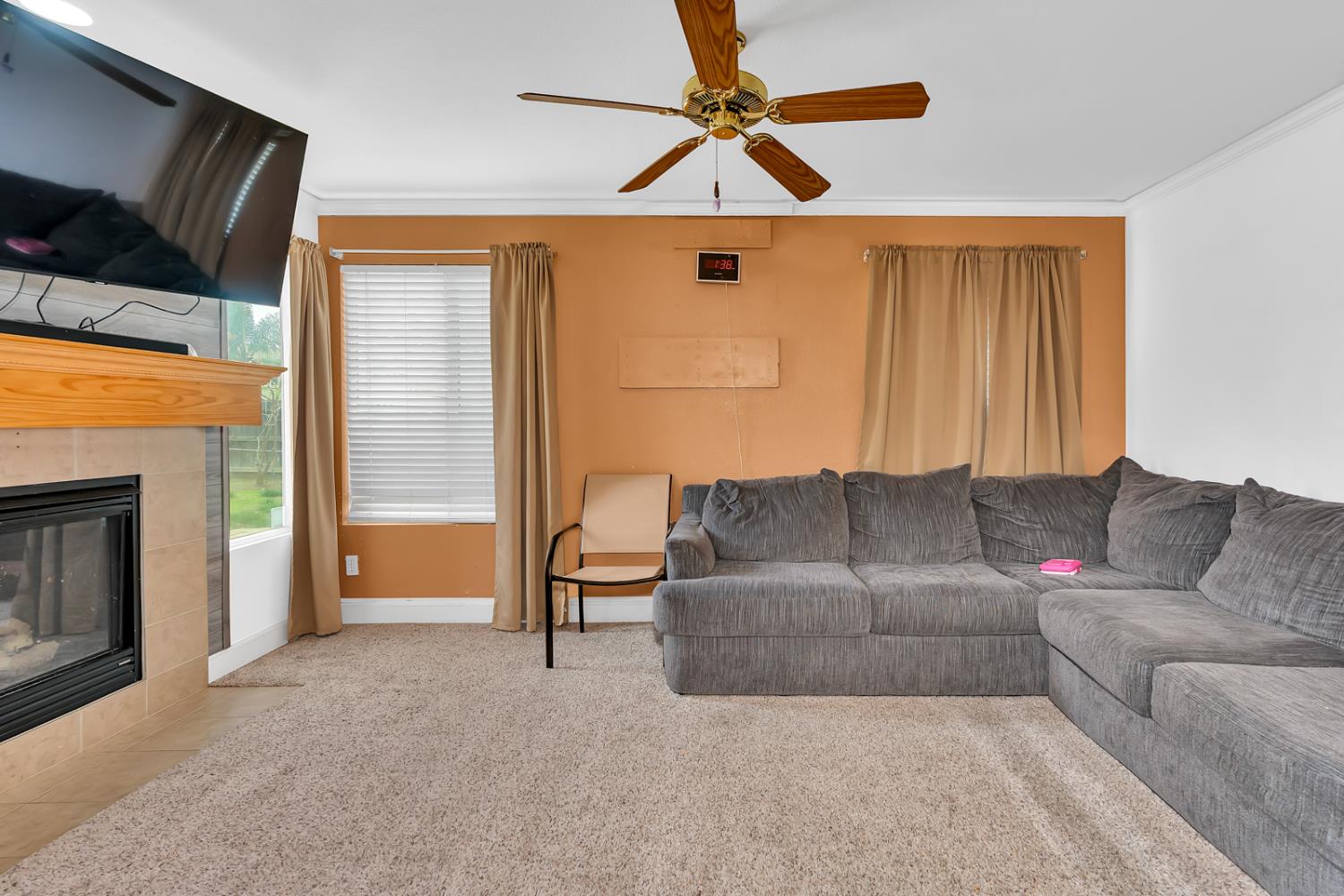 Chowchilla, California 93610, United States, 5 Bedrooms Bedrooms, ,3 BathroomsBathrooms,Residential,Active,235416