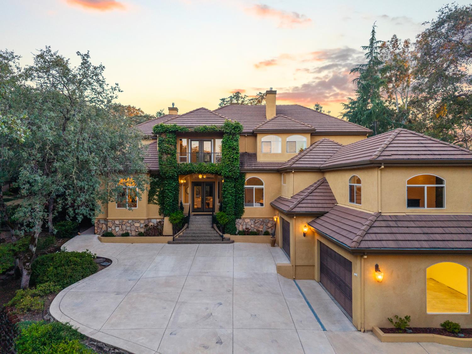 4044 Albert Circle