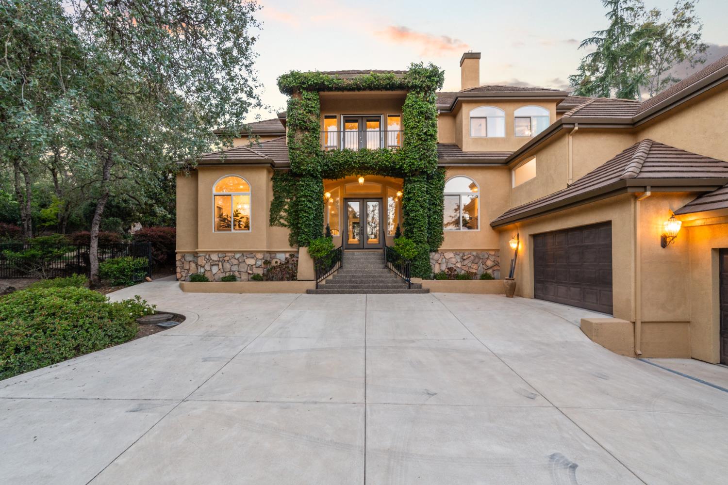 4044 Albert Circle