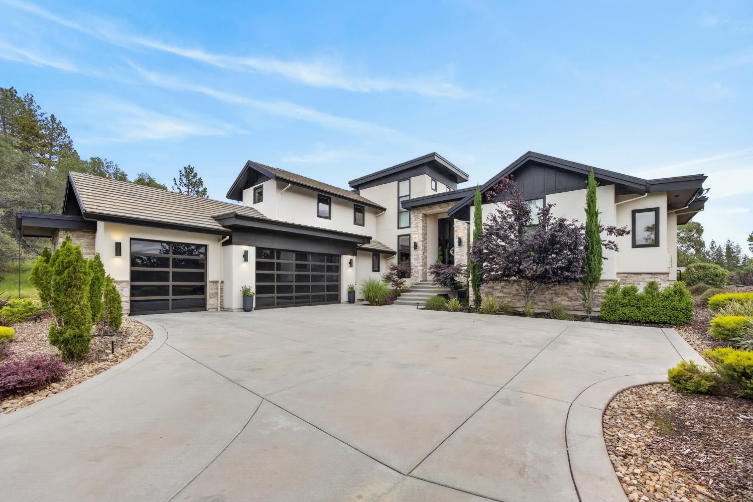 2056 Long View Drive