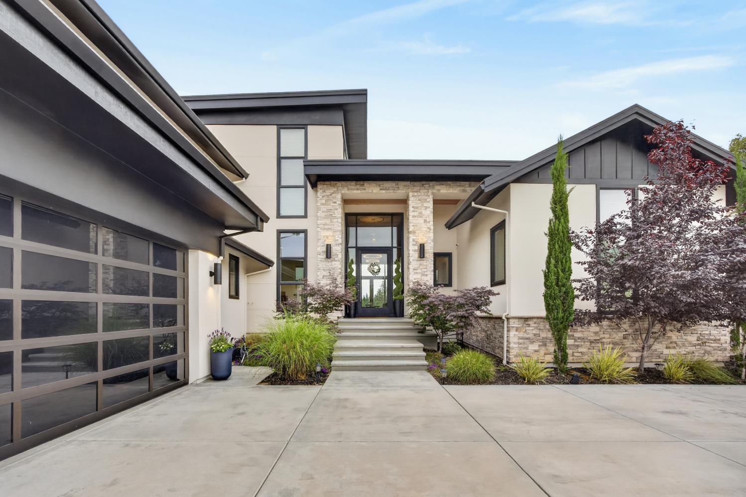2056 Long View Drive