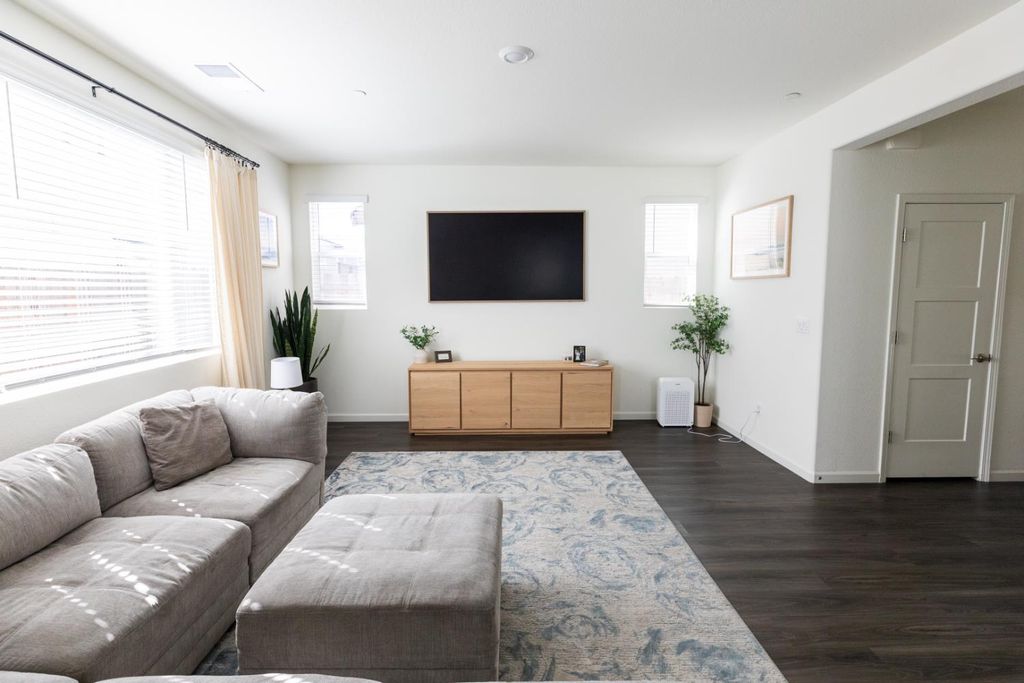 Photo of 3382 Auburn Leaf Loop, Folsom, CA 95630 (MLS # 225118304)