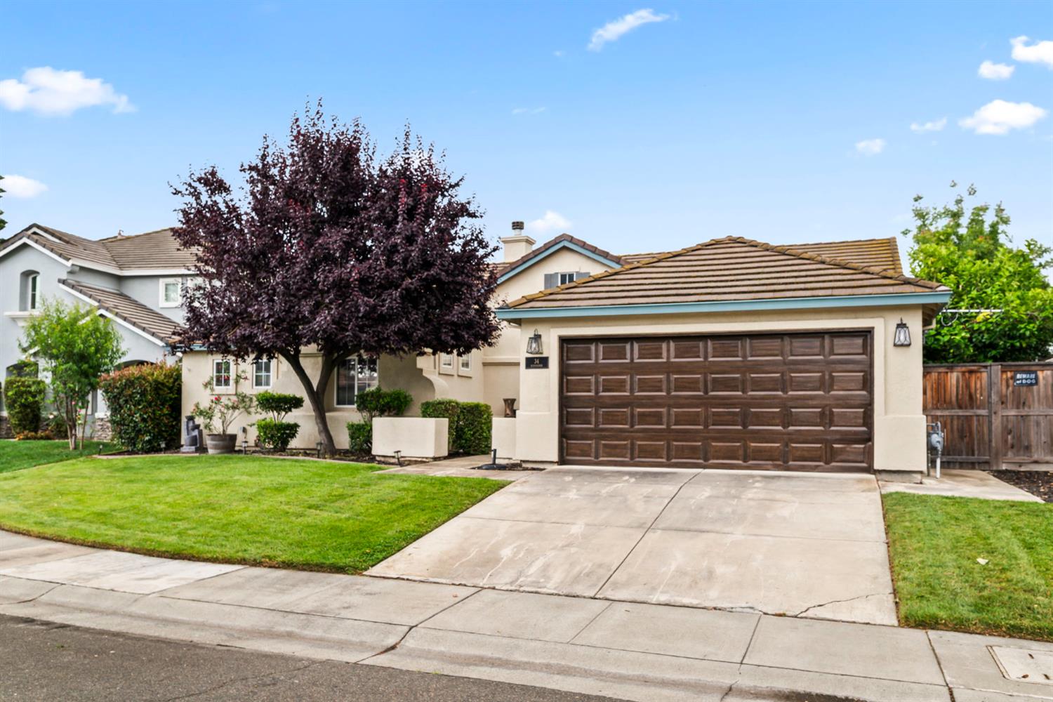 34 Bluefeather Court