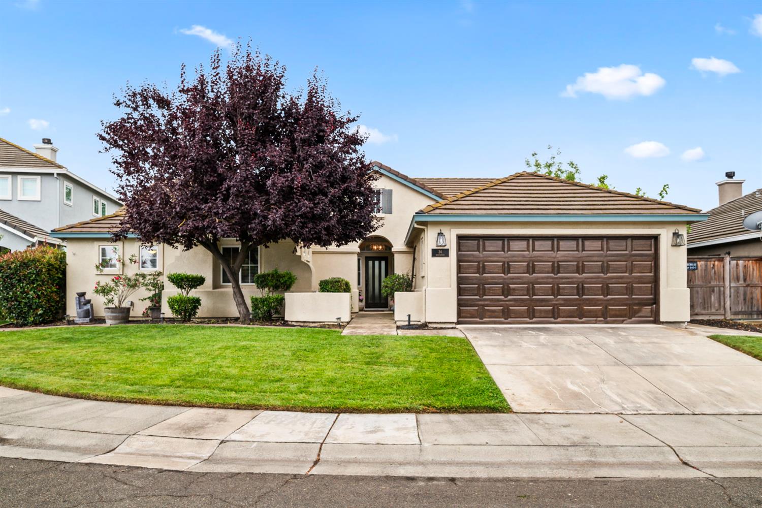34 Bluefeather Court