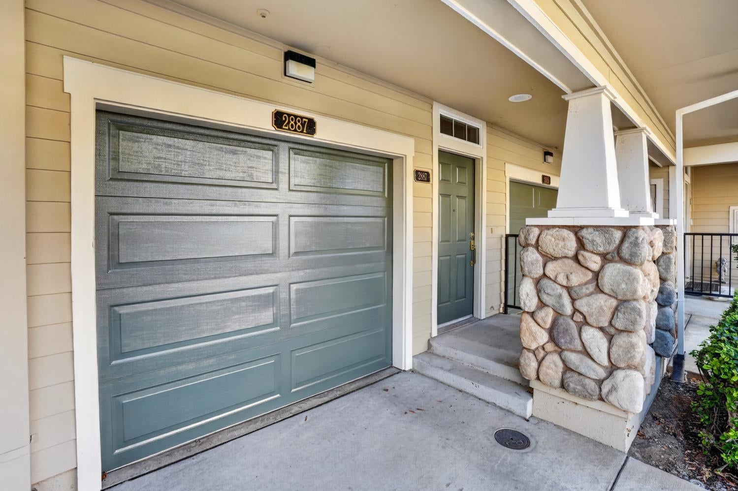 2887 Brighton Beach Way