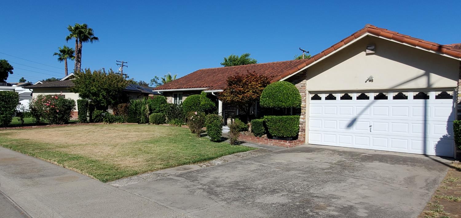 7722 Woodside Drive
