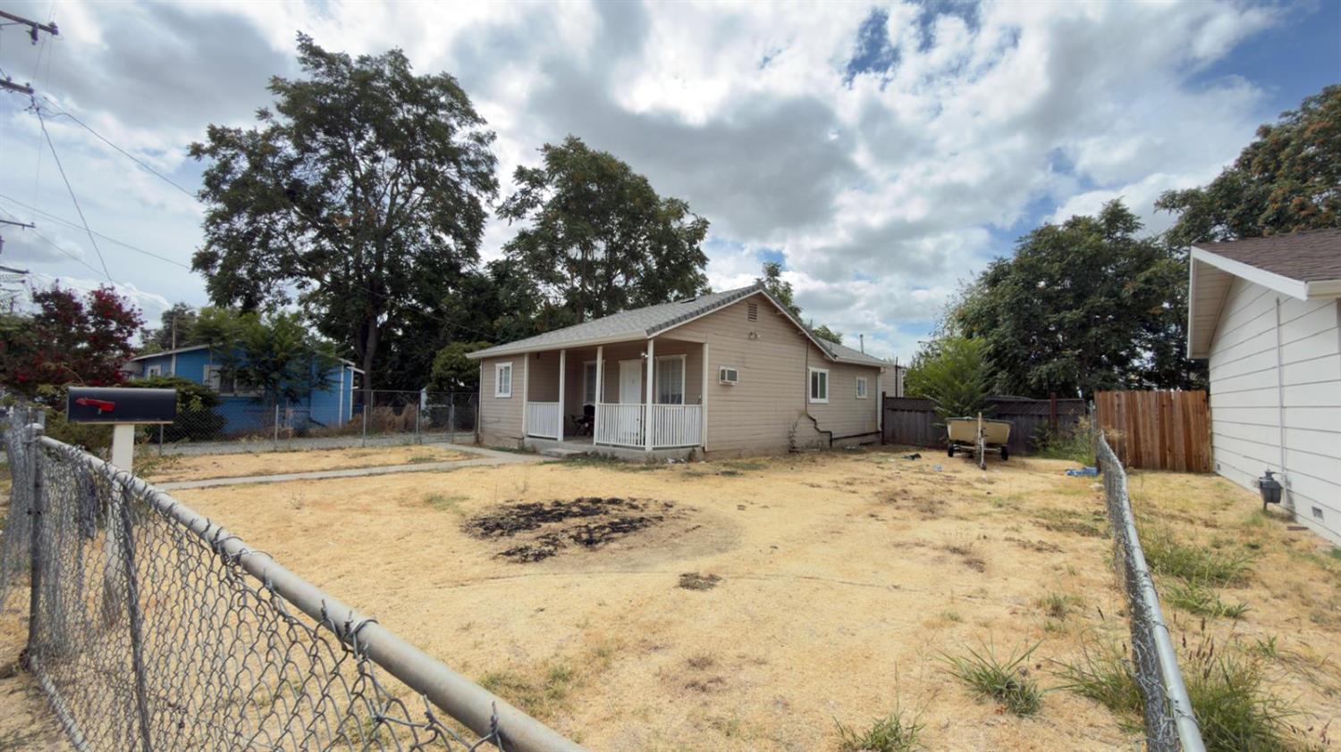 5522 Cottonwood Avenue