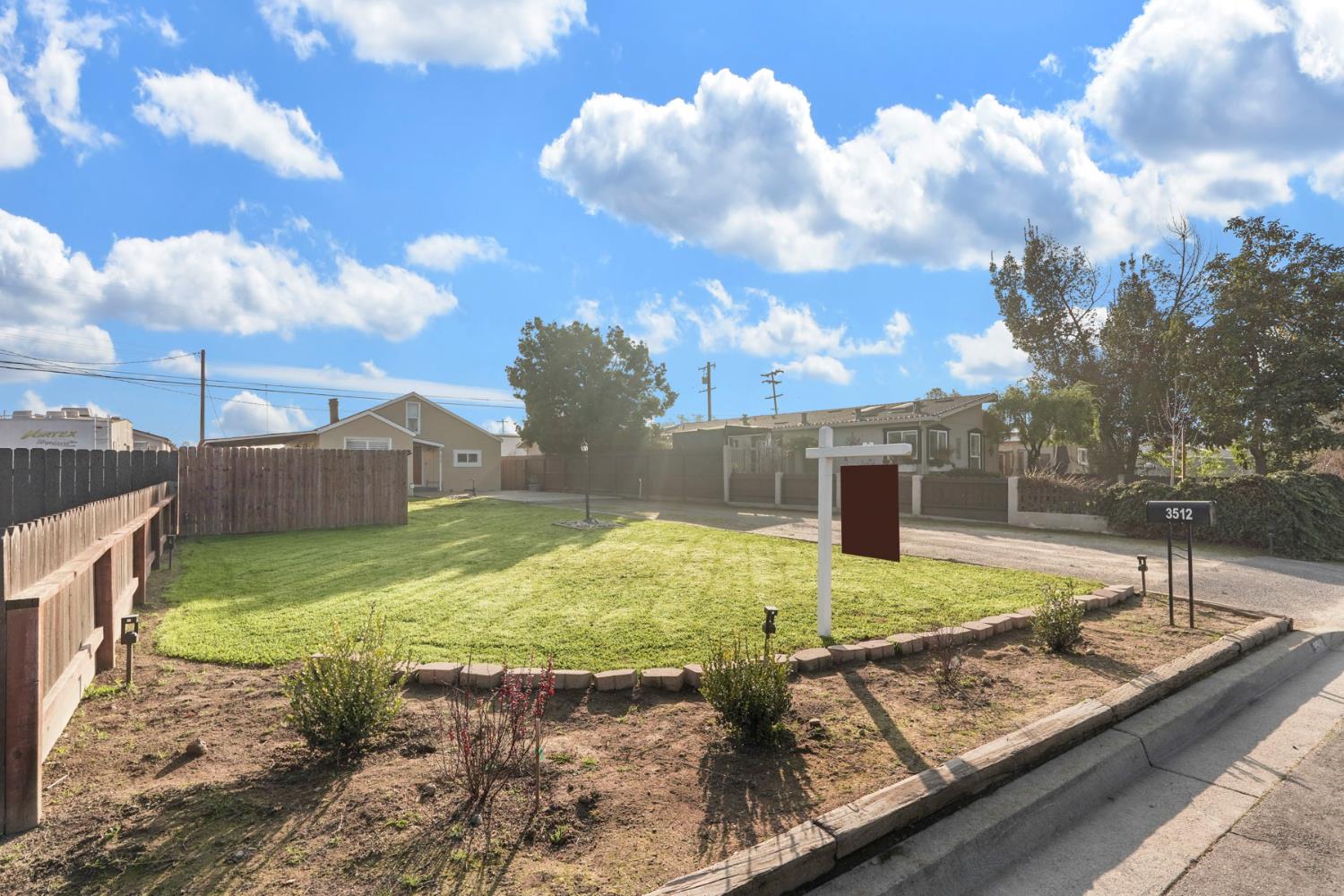 3512 Riverside Drive