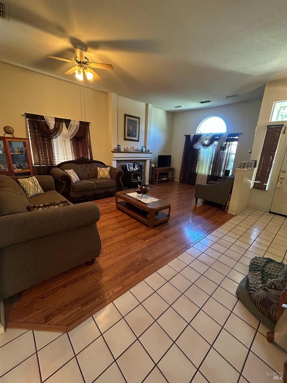 1915 Dorris Court