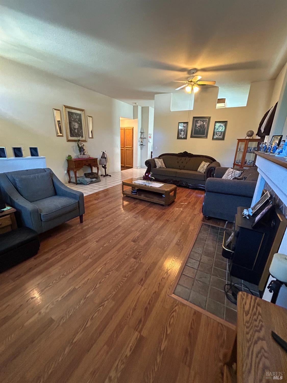 1915 Dorris Court
