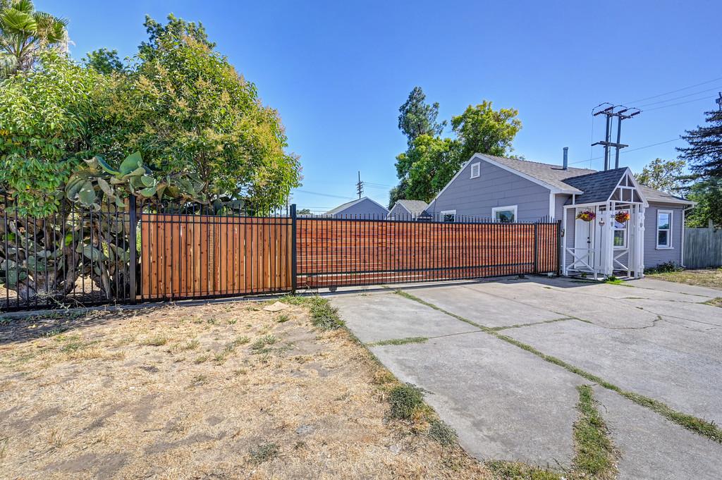 2820 Fruitridge Road